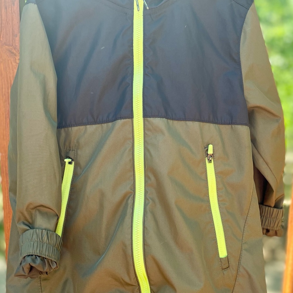 Water resistant/ Wind Jacket